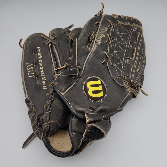 Wilson Accessories - Wilson A2117 Roger Clemens Professional Model Baseball Glove LHT
